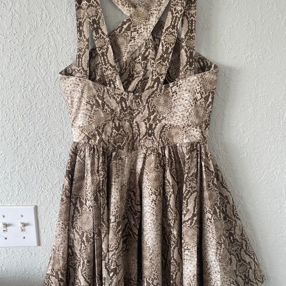 Python Print Strappy Dress - Picture 2 of 6